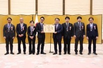 赤澤亮正経済産業大臣が首相官邸にてmetacolチームを表彰