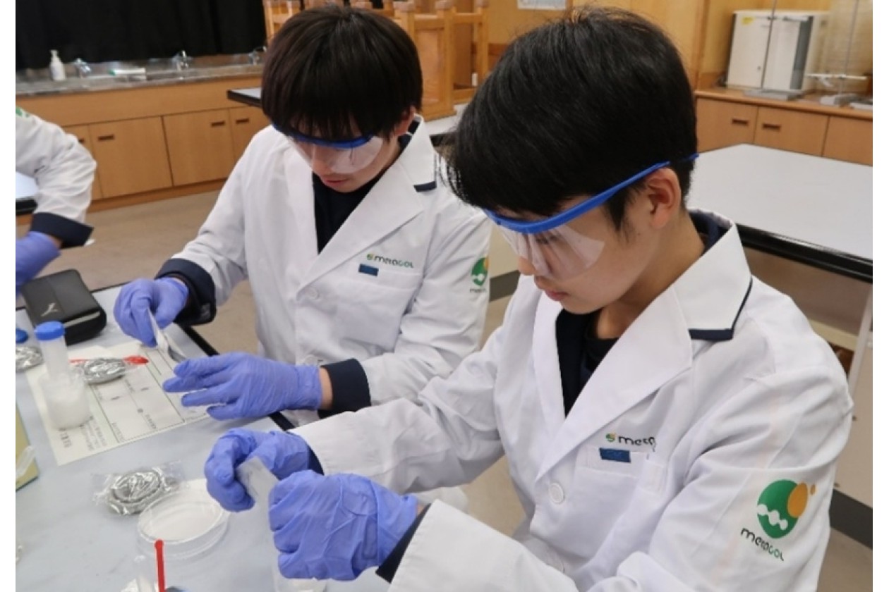 阿智中学校で「仕事や環境の未来を考えるキャリア教育ワークショップ」を開催